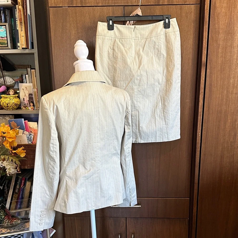 New York & Company blazer silhouette